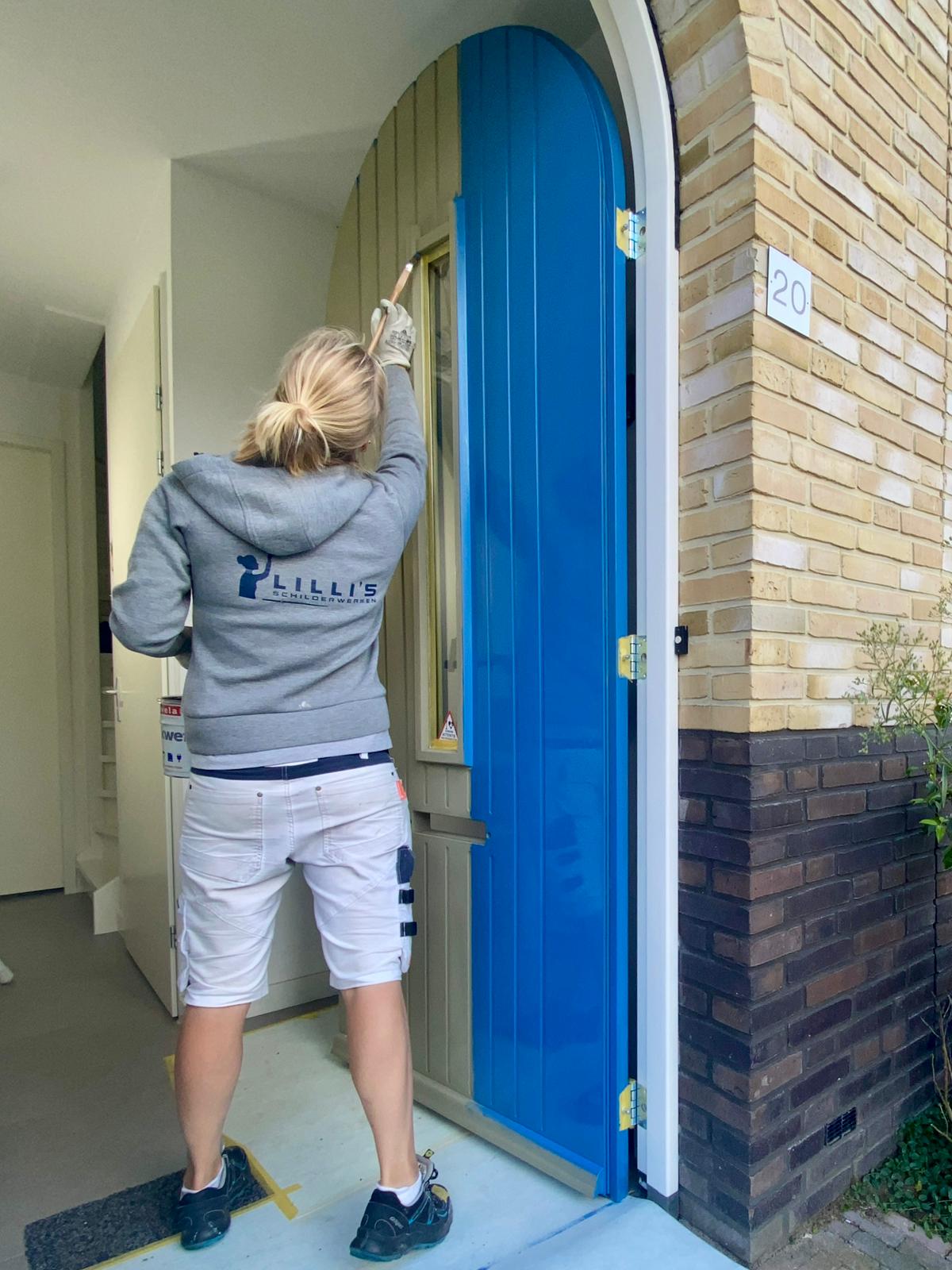 Lilli aan het schuren